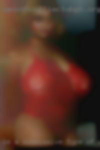 I'm a submissive type of women chick.